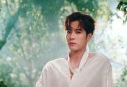 假王嘉尔吃瓜爆料,假王嘉尔独家爆料，带你走进明星幕后生活